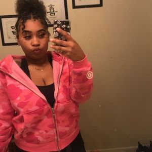 Meet your Posher, Monique